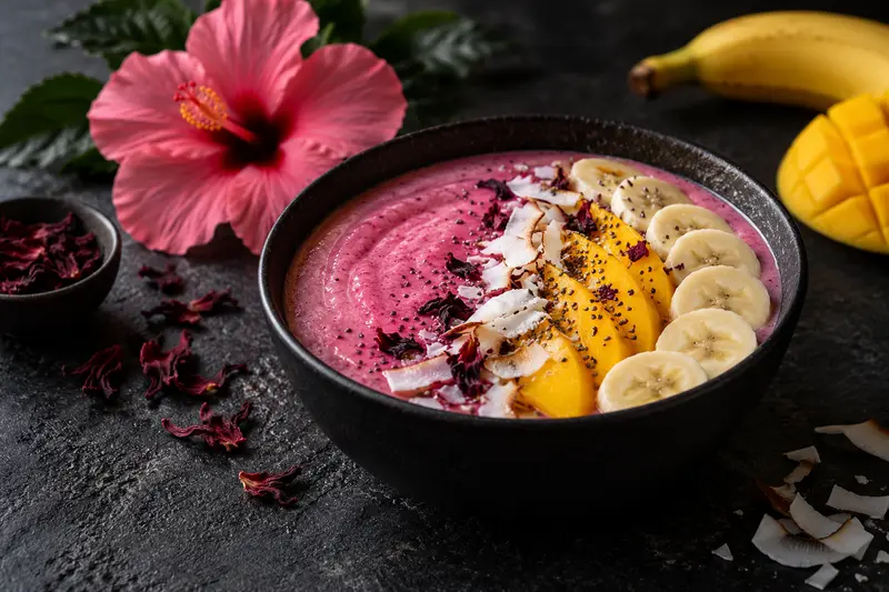 Hibiscus tropical smoothie bowl